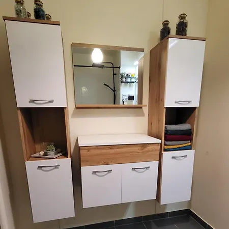Charming T3 With Balcony In Saint-denis * Saint-Denis (Seine-Saint-Denis)